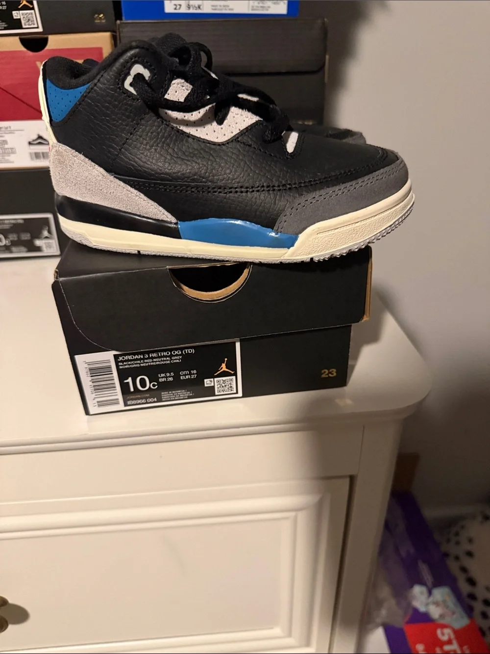 Kids Jordan 3 Retro Basketball Sneakers in Black, Gray & Blue